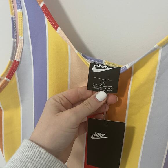 NEW Nike Rainbow Stripe Bodysuit Size 1X - Picture 4 of 6